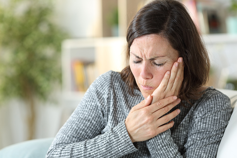 Diagnosis of Cracked Teeth in Fredericksburg